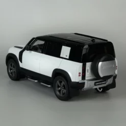 Almost Real 1:18 Modell New Land Rover Defender 110 - Limitiert Merchandising