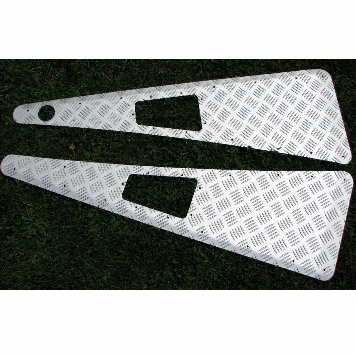 Land Rover Kotflügelbleche Kurz/schmal Version TD4 3 Land Rover Kotflügelbleche Kurz/schmal Version TD4