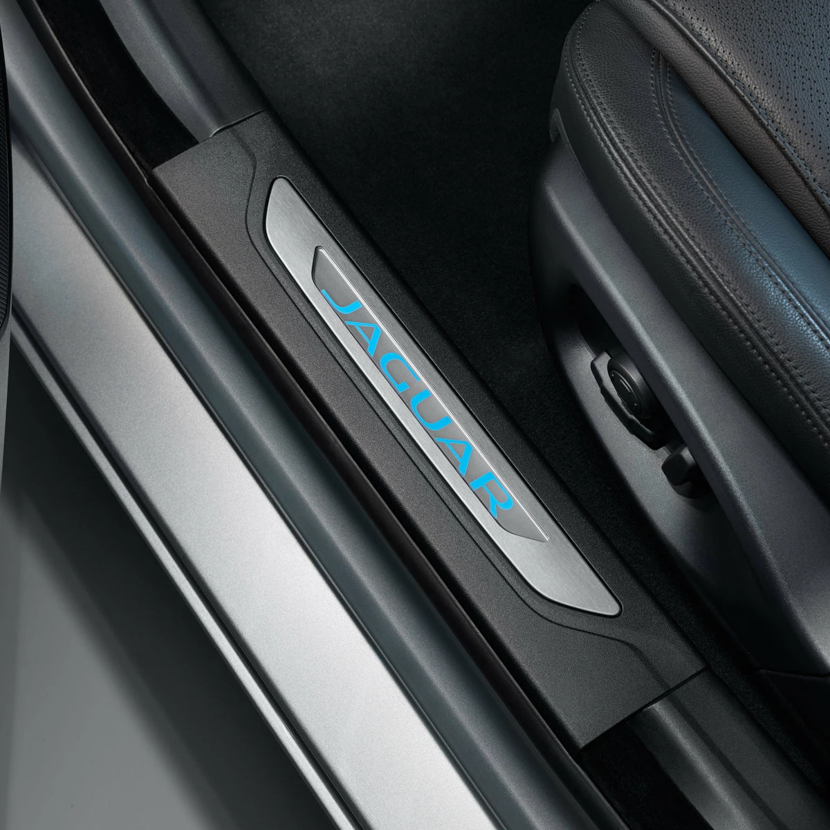 Jaguar Einstiegsleisten – Beleuchtet 3 Jaguar Einstiegsleisten – Beleuchtet